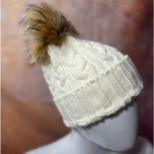 Womens winter hat NWT